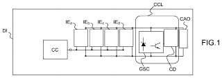 Dispositivo interruptor de potencia controlado por semiconductores y sistema interruptor asociado.