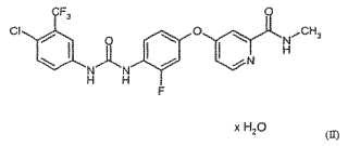 4-[4-({[4-Cloro-3-(trifluorometil)fenil]carbamoil}amino)-3-fluorofenoxi]-N-metilpiridina-2-carboxamida monohidrato.