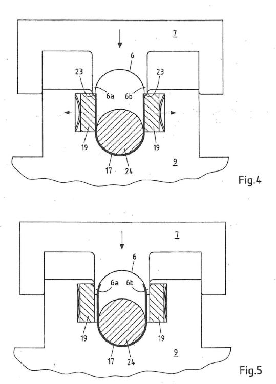 Ilustración 4 de la Galería de ilustraciones de Dispositivo y procedimiento para la fabricación de perfiles huecos al menos parcialmente cerrados con tiempo de ciclo corto