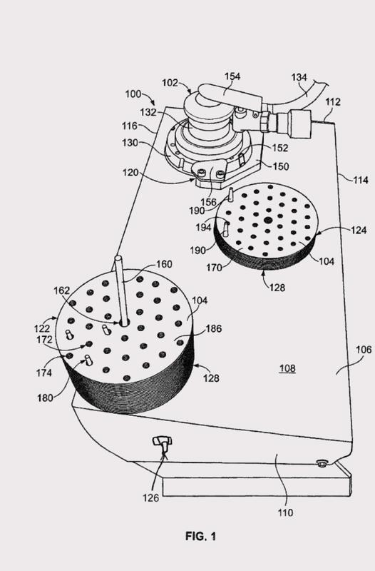Método y accesorio para montar un disco de esmerilado a un esmerilador manual.